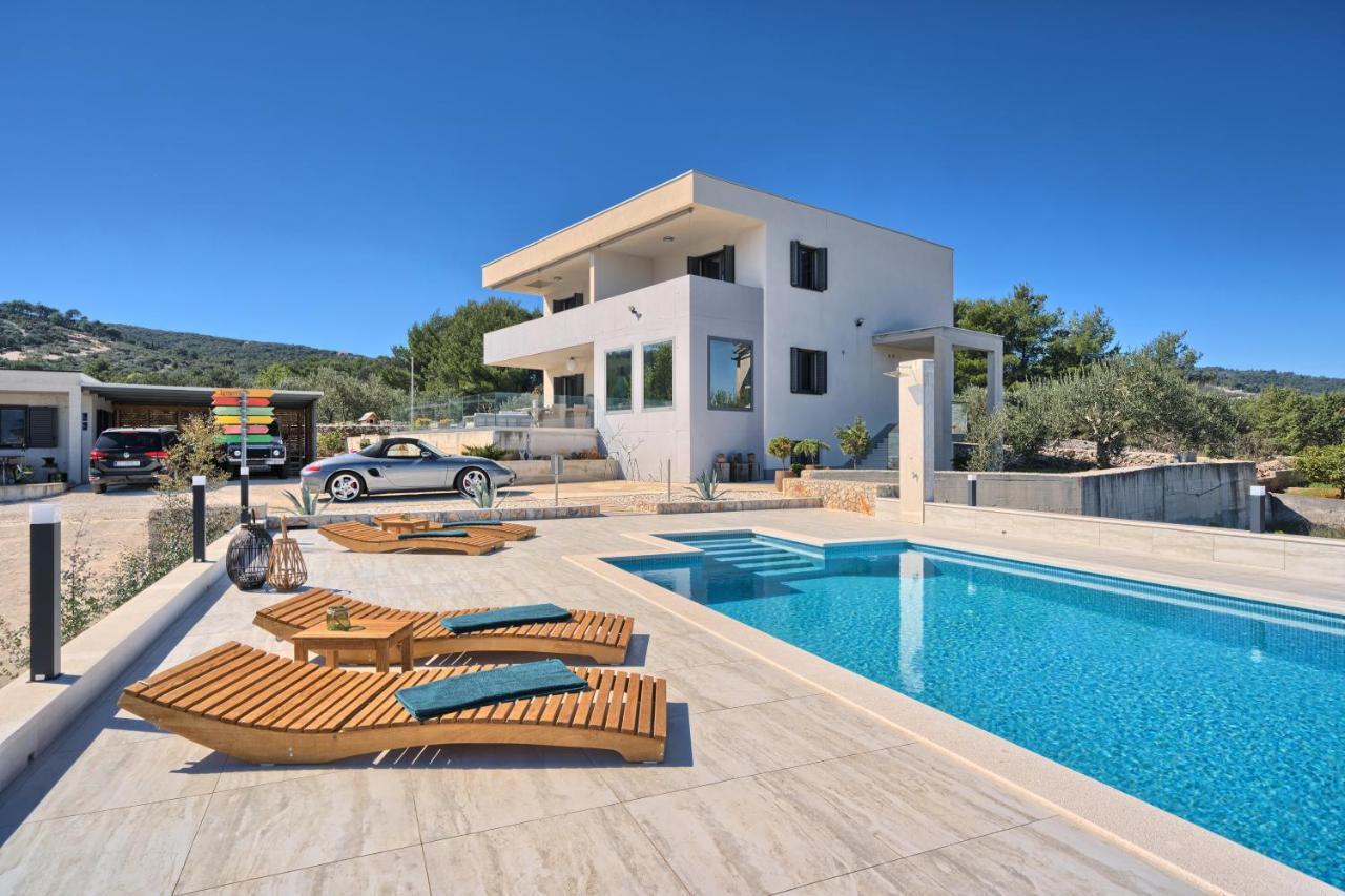 Apartment Ming - Pool, Sea-view And Peace Slatine